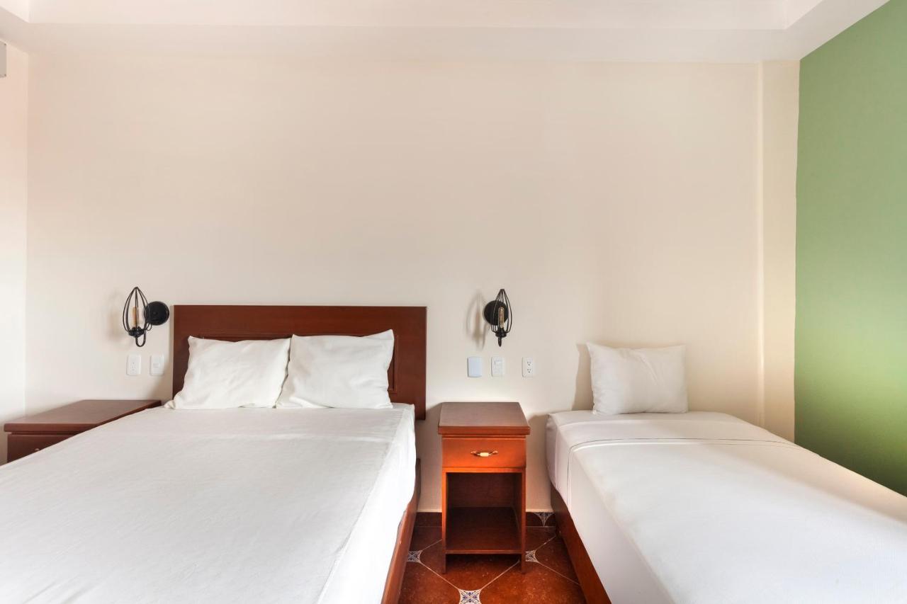 Capital O Casa Real Hotel วาอูชินังโก ภายนอก รูปภาพ